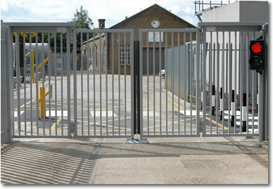 Commercial Gates & Automation | Bi-Fold Speed Gates